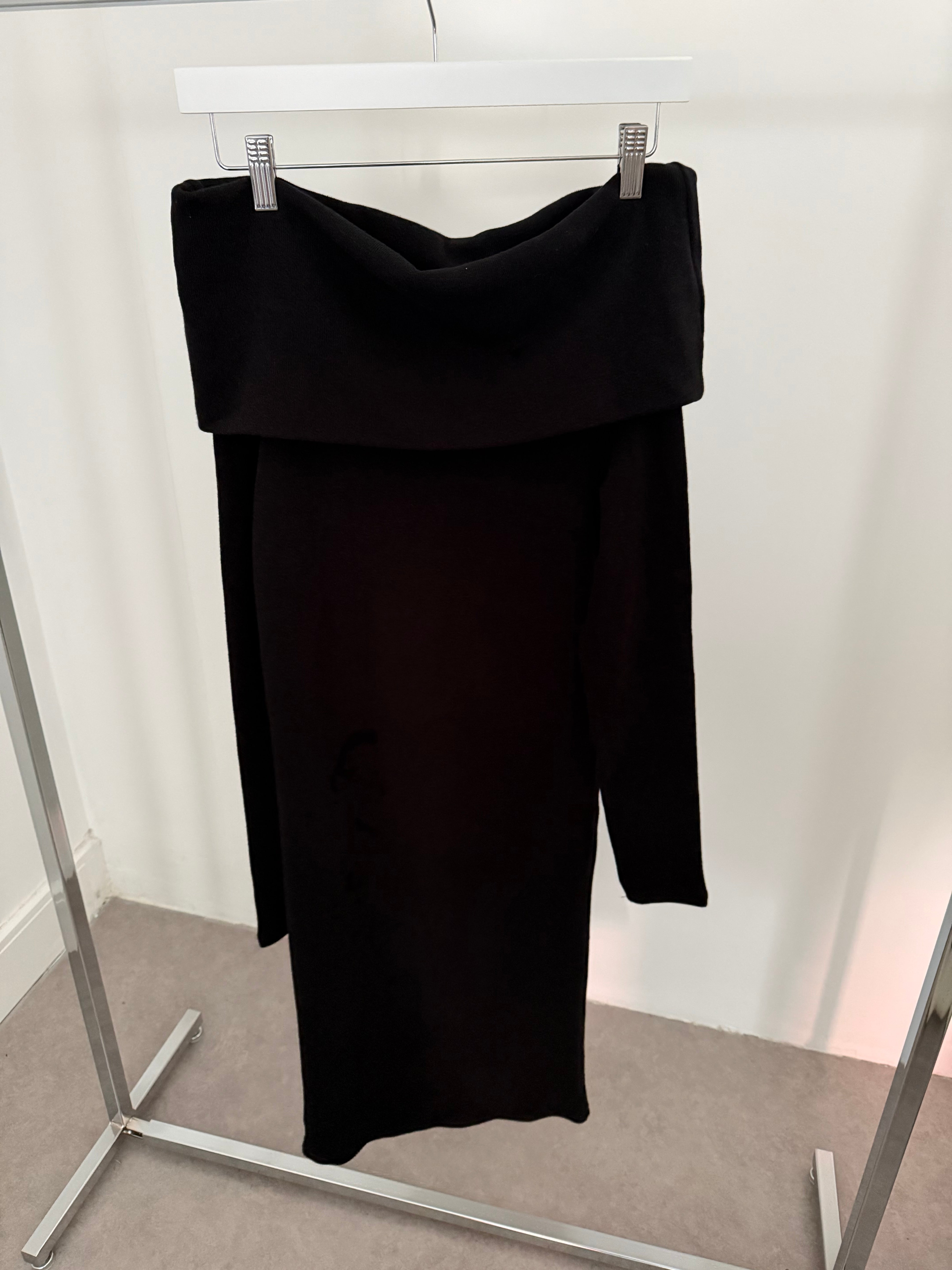 Veni Off Shoulder Knit Dress Onyx