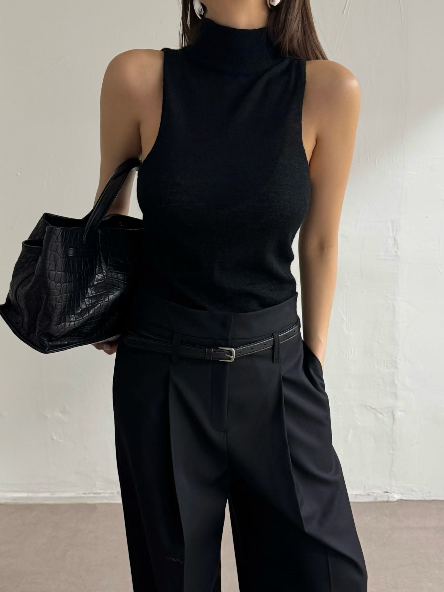Shay Sleeveless Turtleneck Black