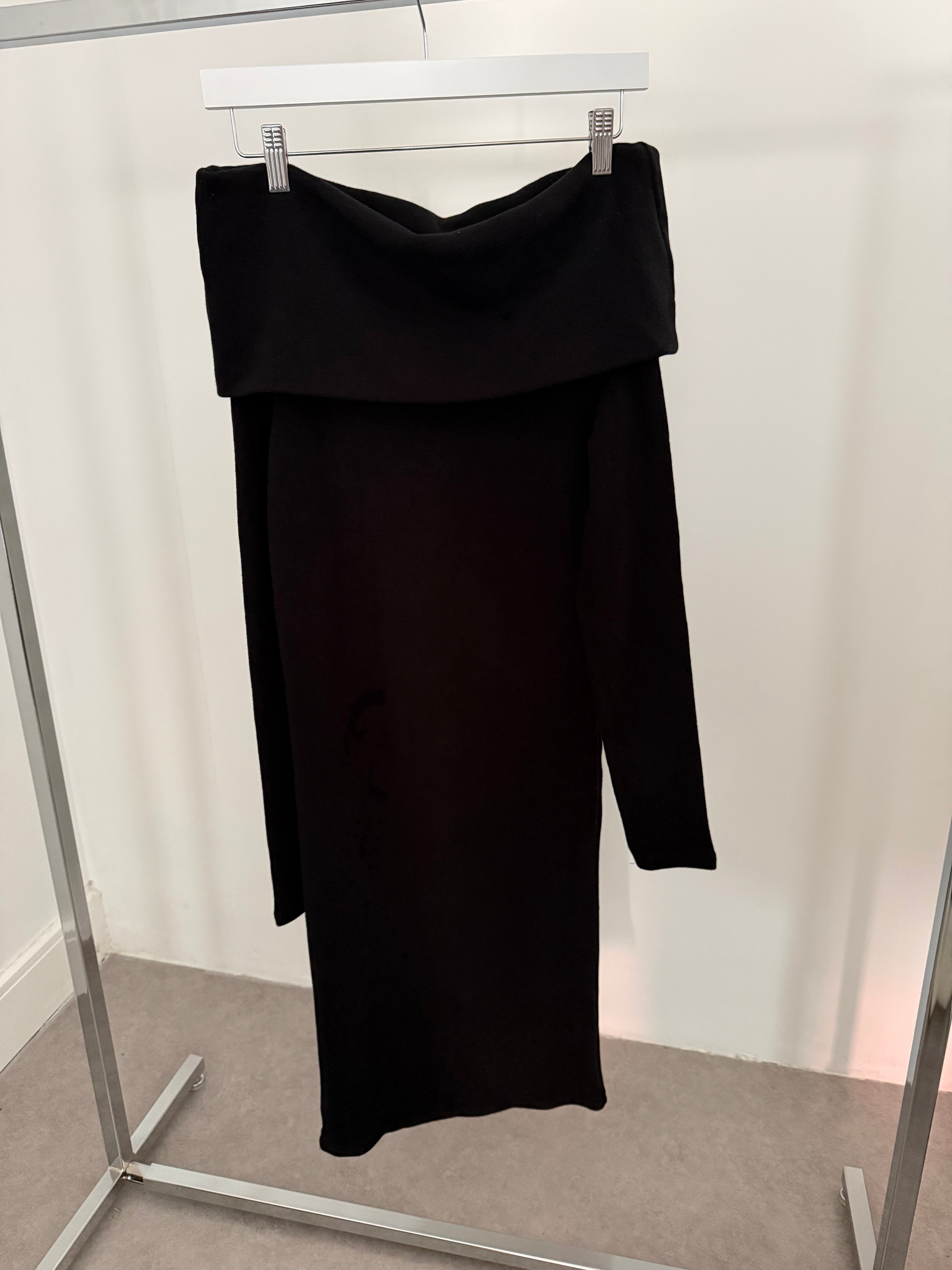 Veni Off Shoulder Knit Dress Onyx