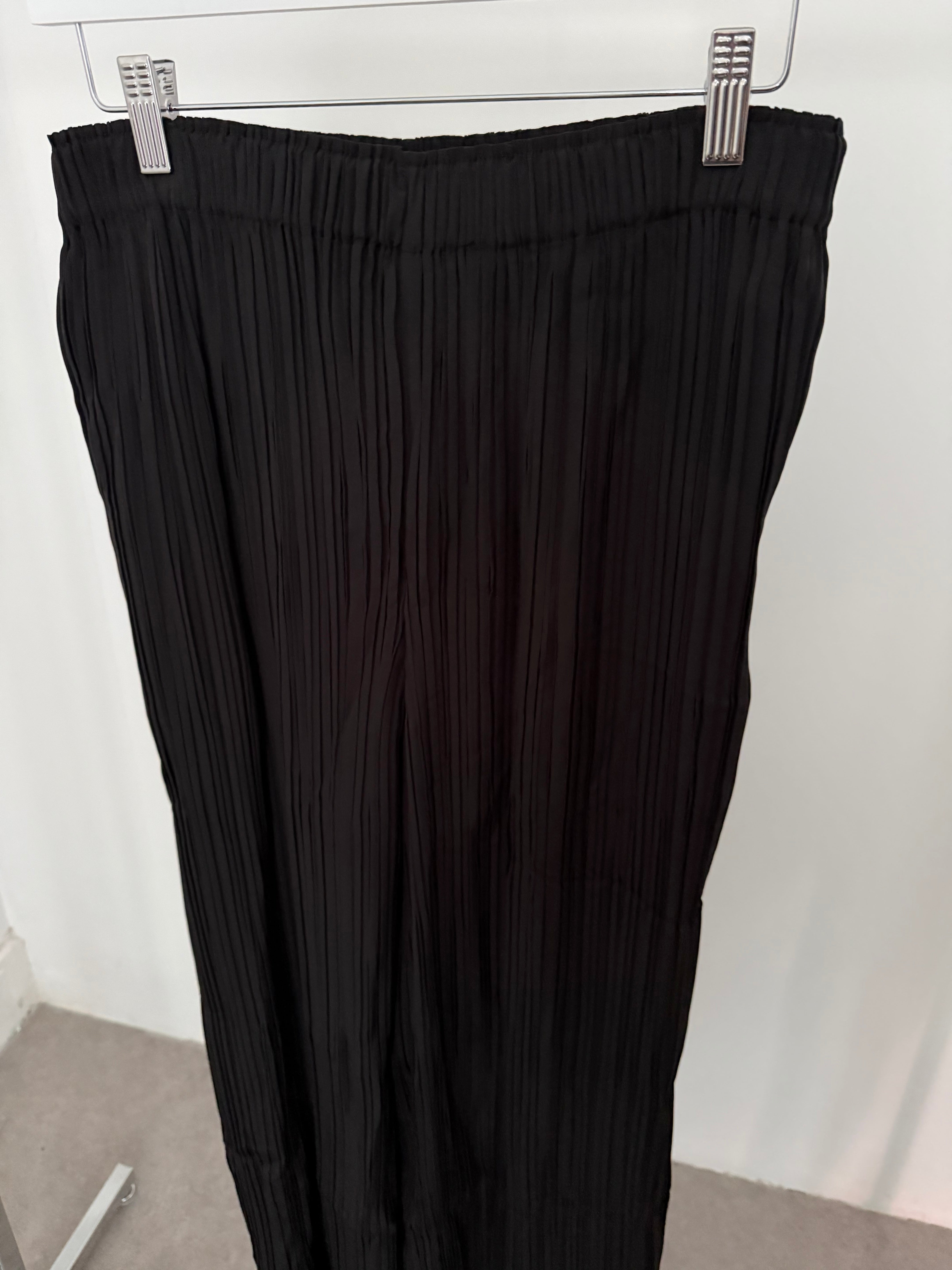 Silk Plisse Trousers Black