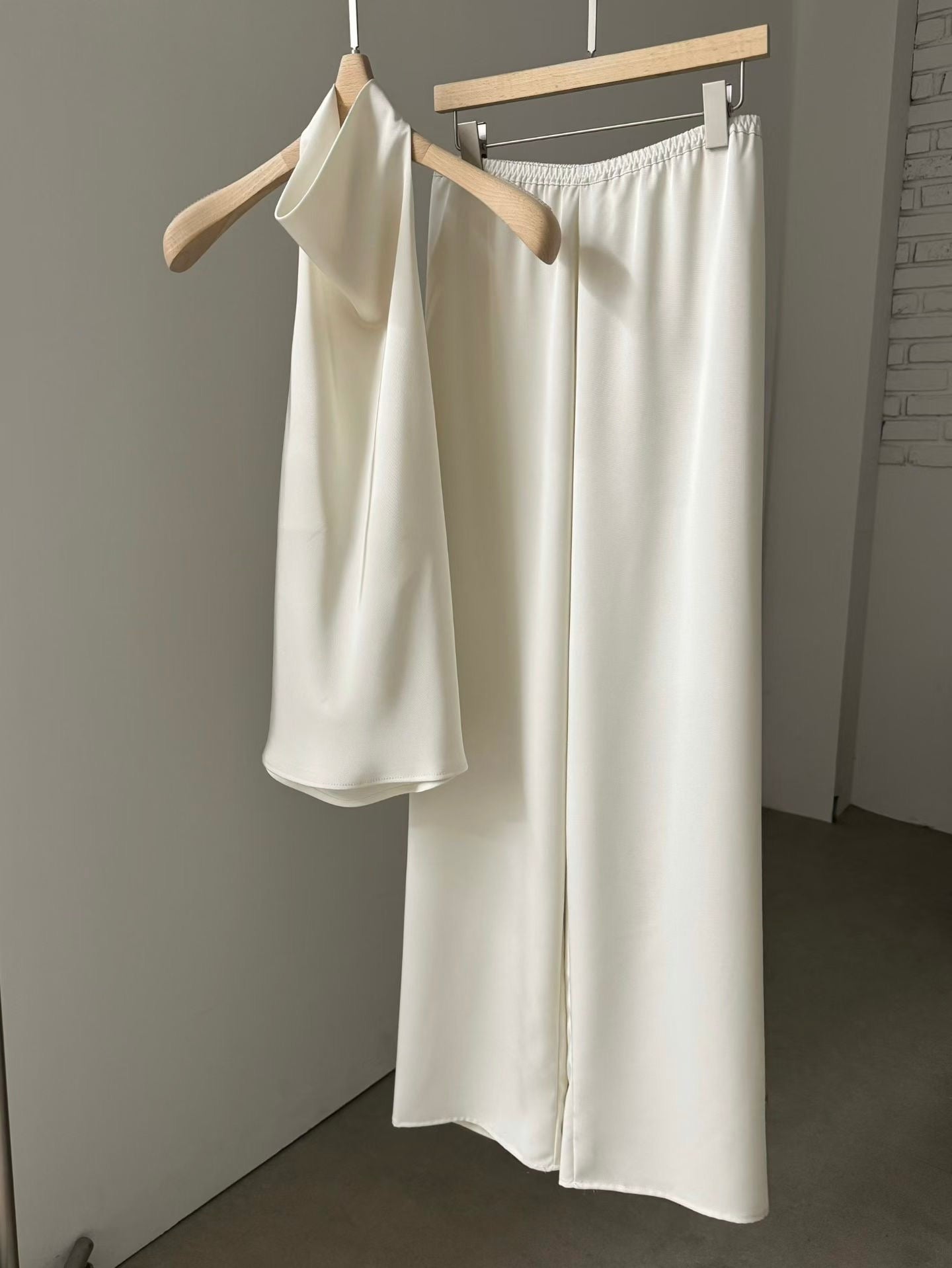 Zax Silky Straight Leg Pants Pearl