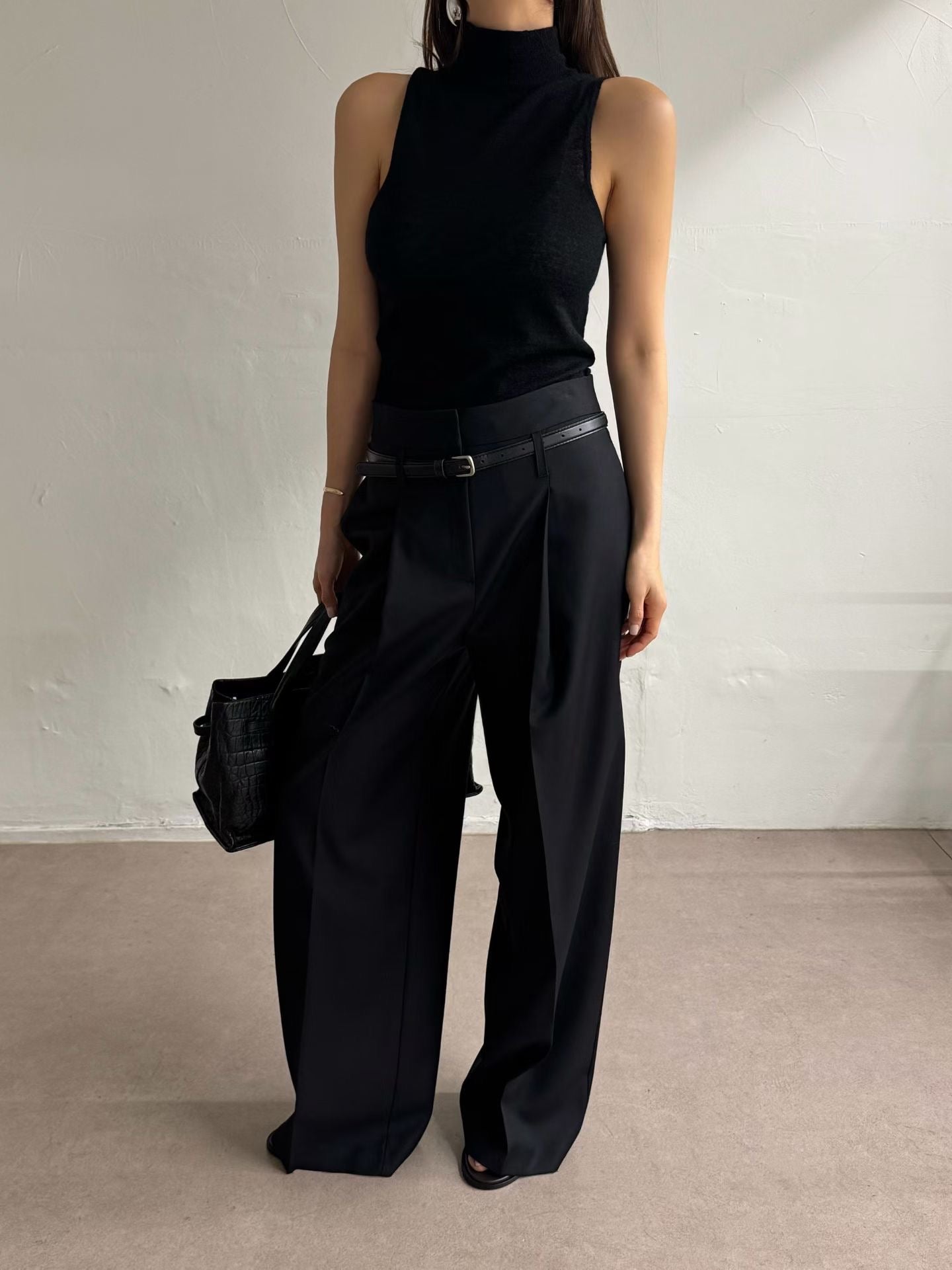 Shay Sleeveless Turtleneck Black