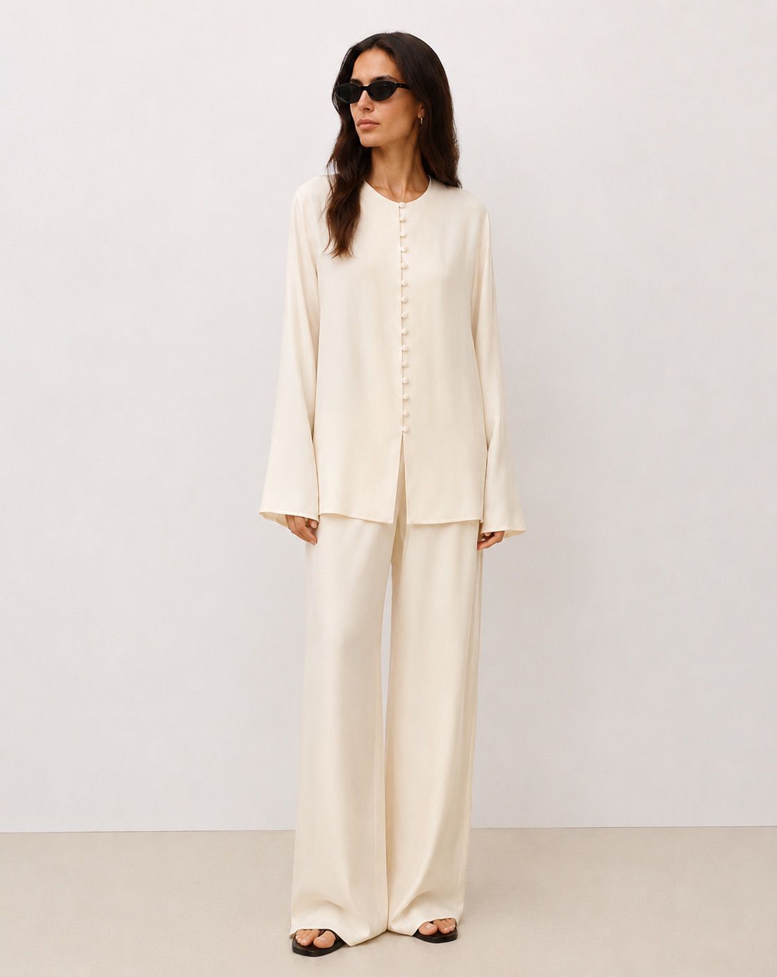 Soléne Silk Button Top Crema